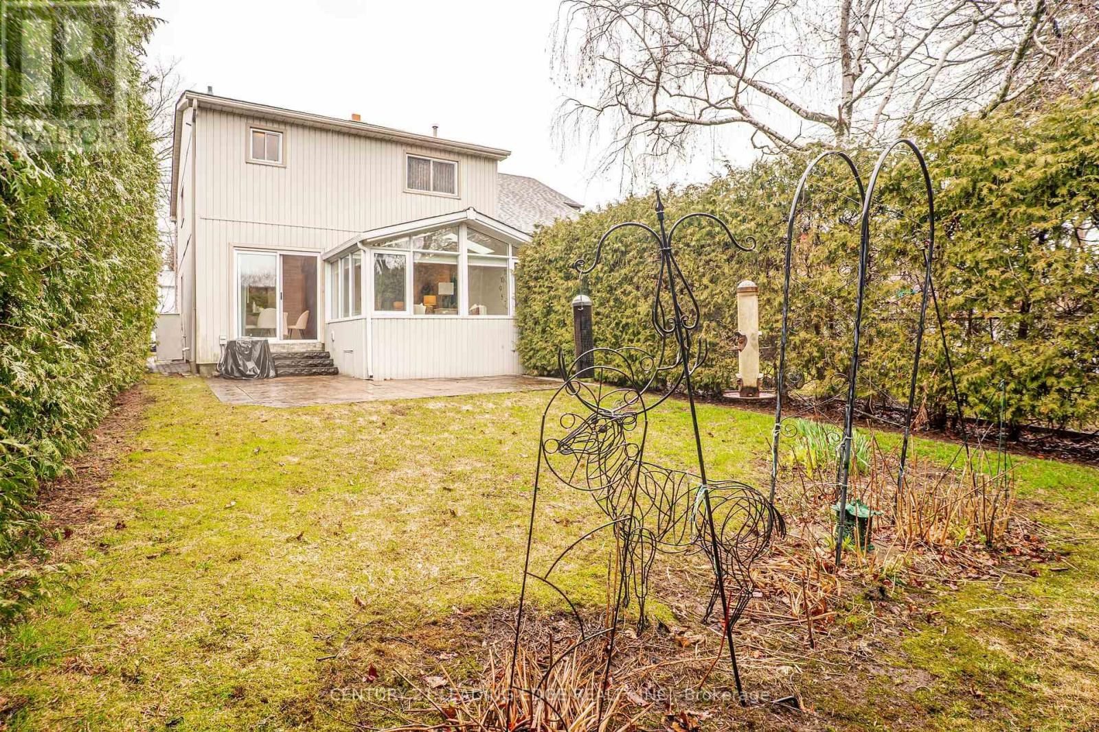 1825 LISTOWELL CRESCENT Image 34