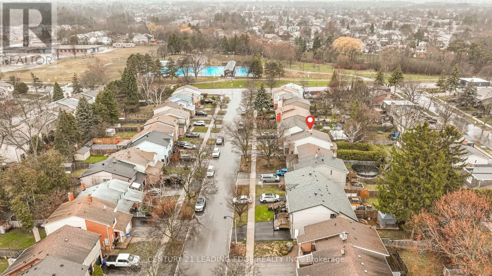 1825 LISTOWELL CRESCENT Image 40