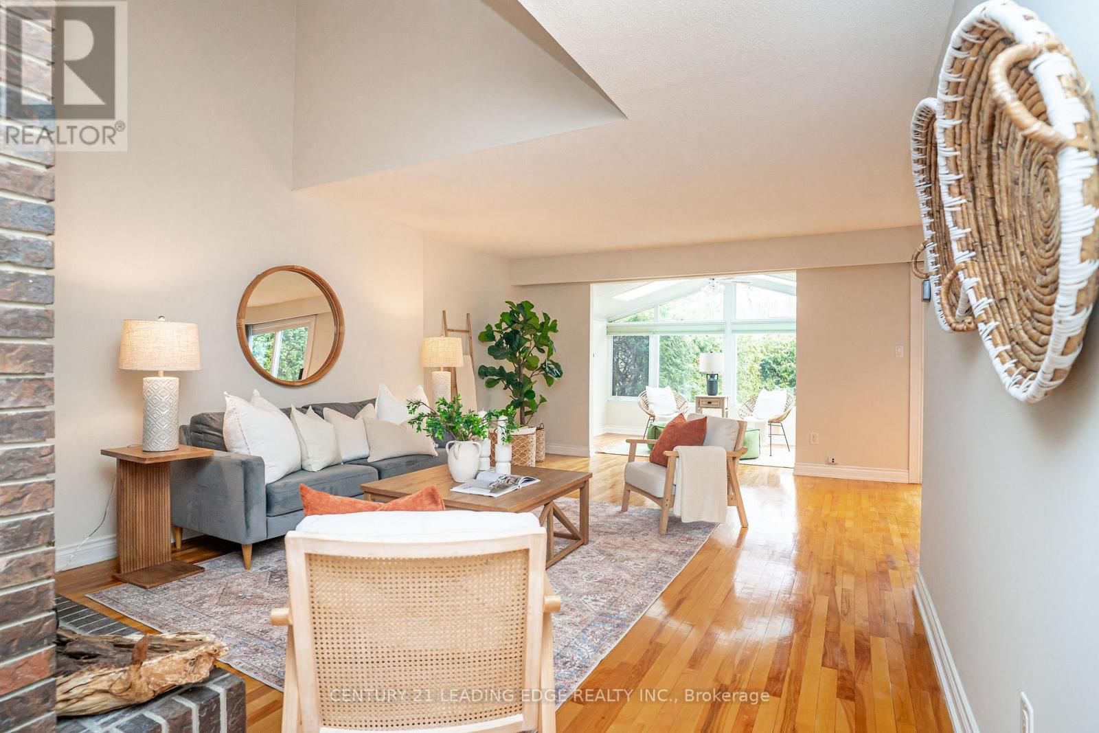 1825 LISTOWELL CRESCENT Image 8