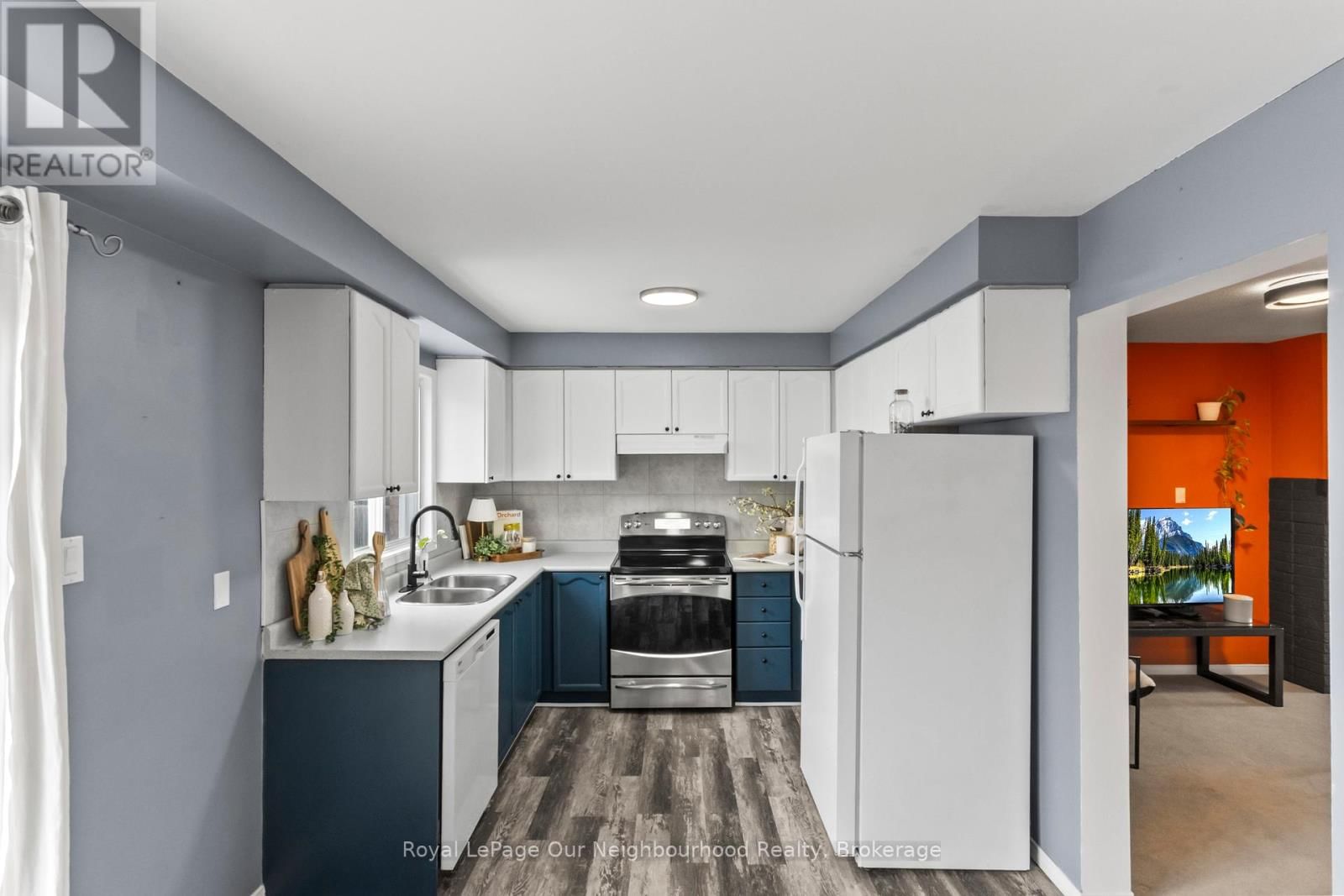 61 FRY CRESCENT Image 20