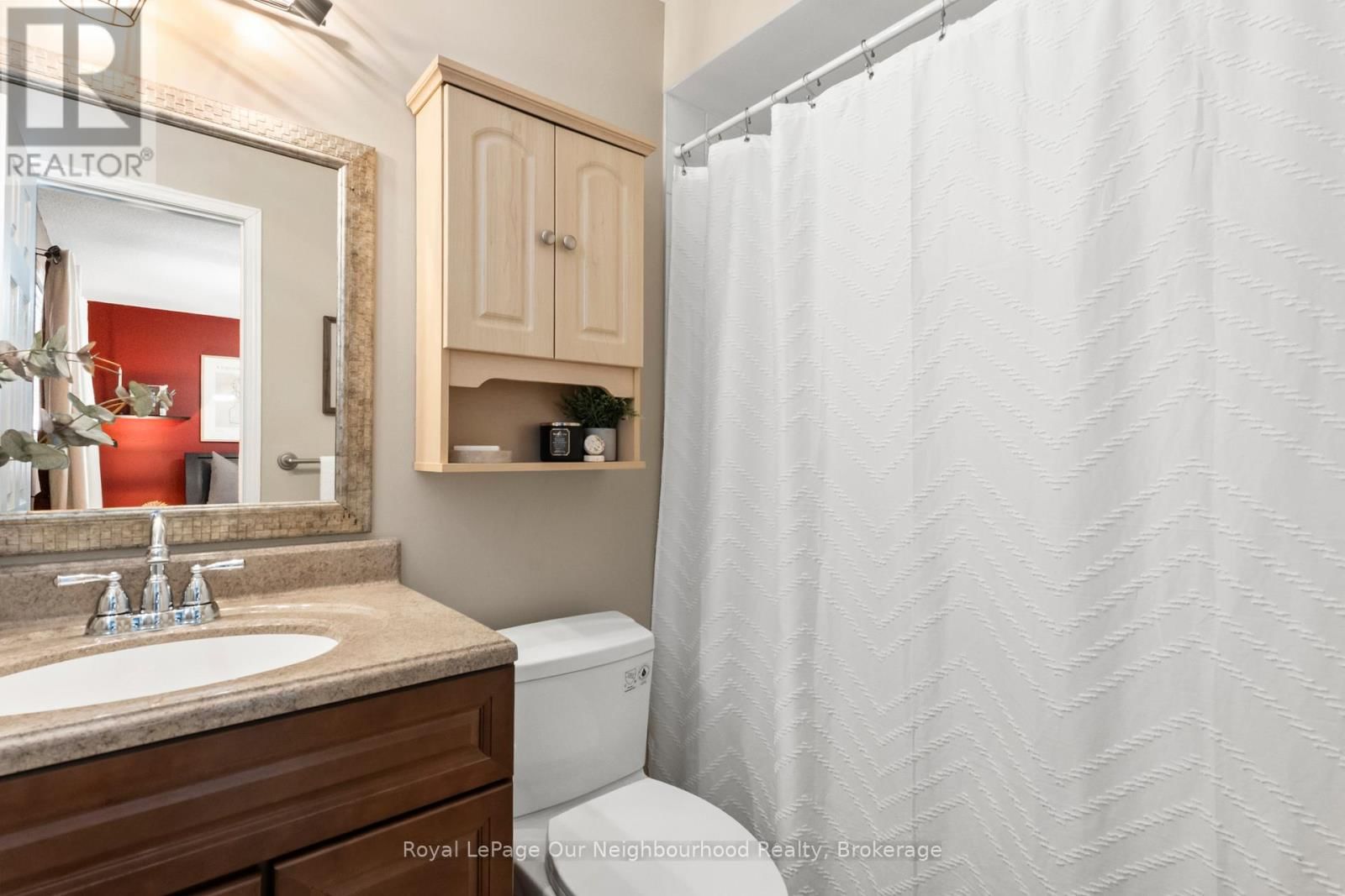 61 FRY CRESCENT Image 28