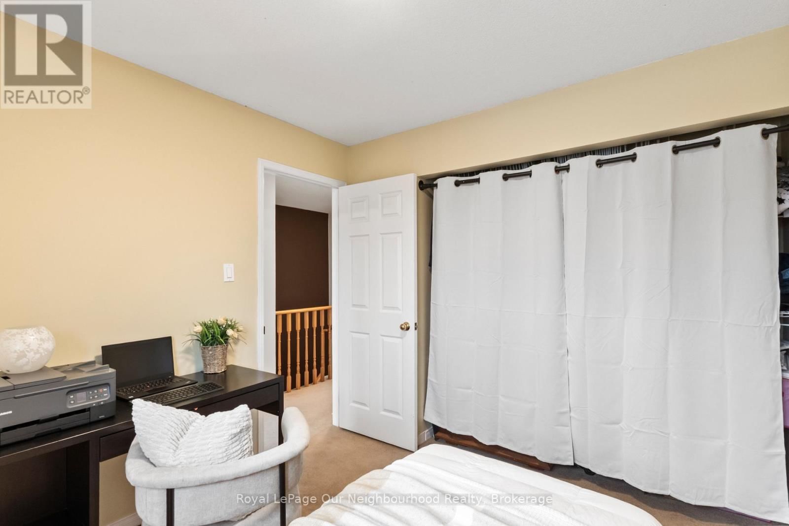 61 FRY CRESCENT Image 32