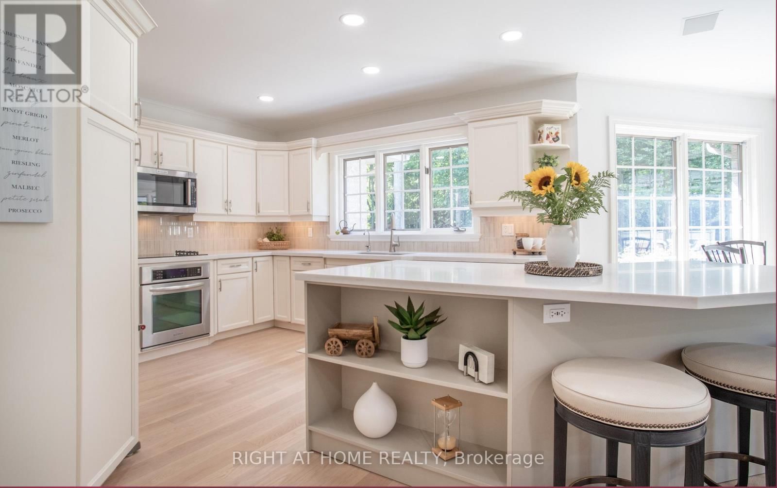 27 TIMBERLANE COURT Image 12