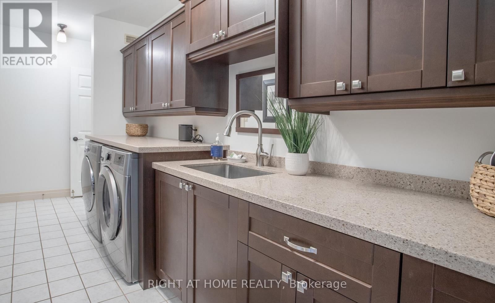 27 TIMBERLANE COURT Image 15