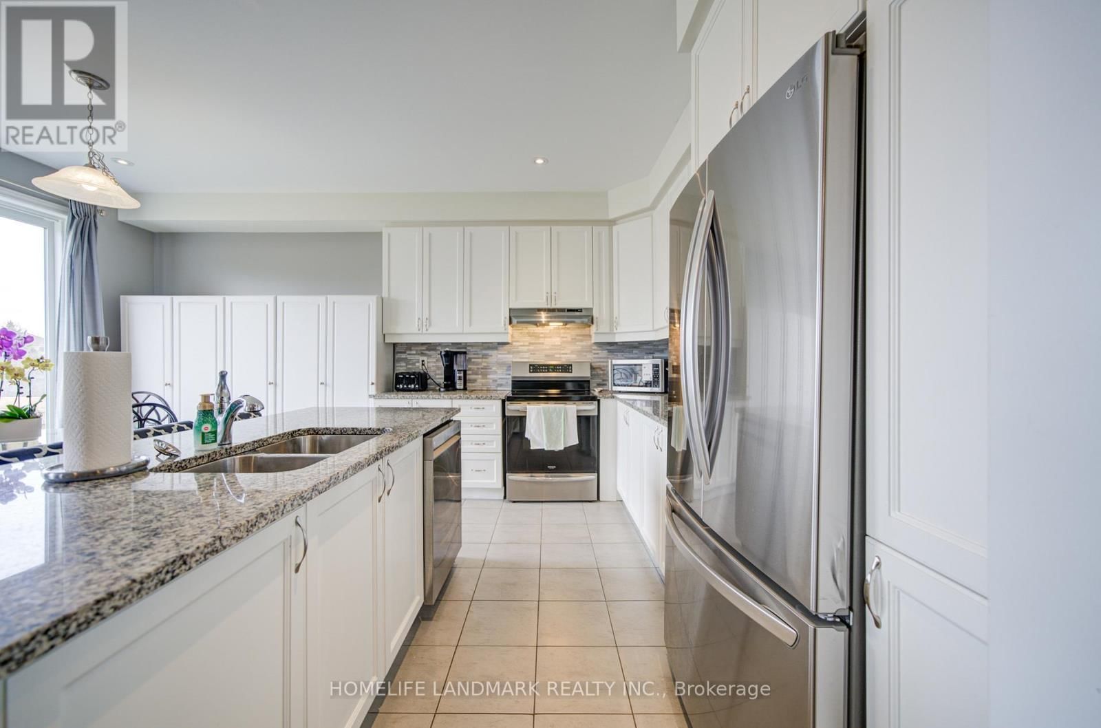 106 BARKERVILLE DRIVE Image 15