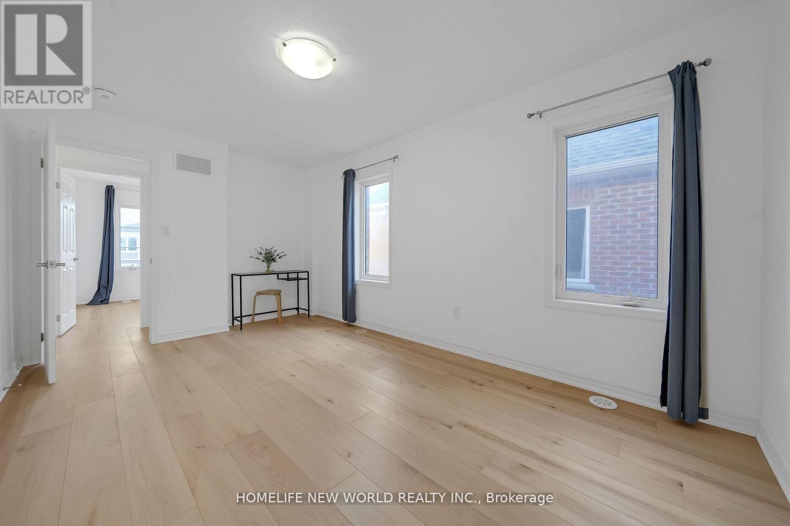 32 FUSILIER DRIVE Image 13