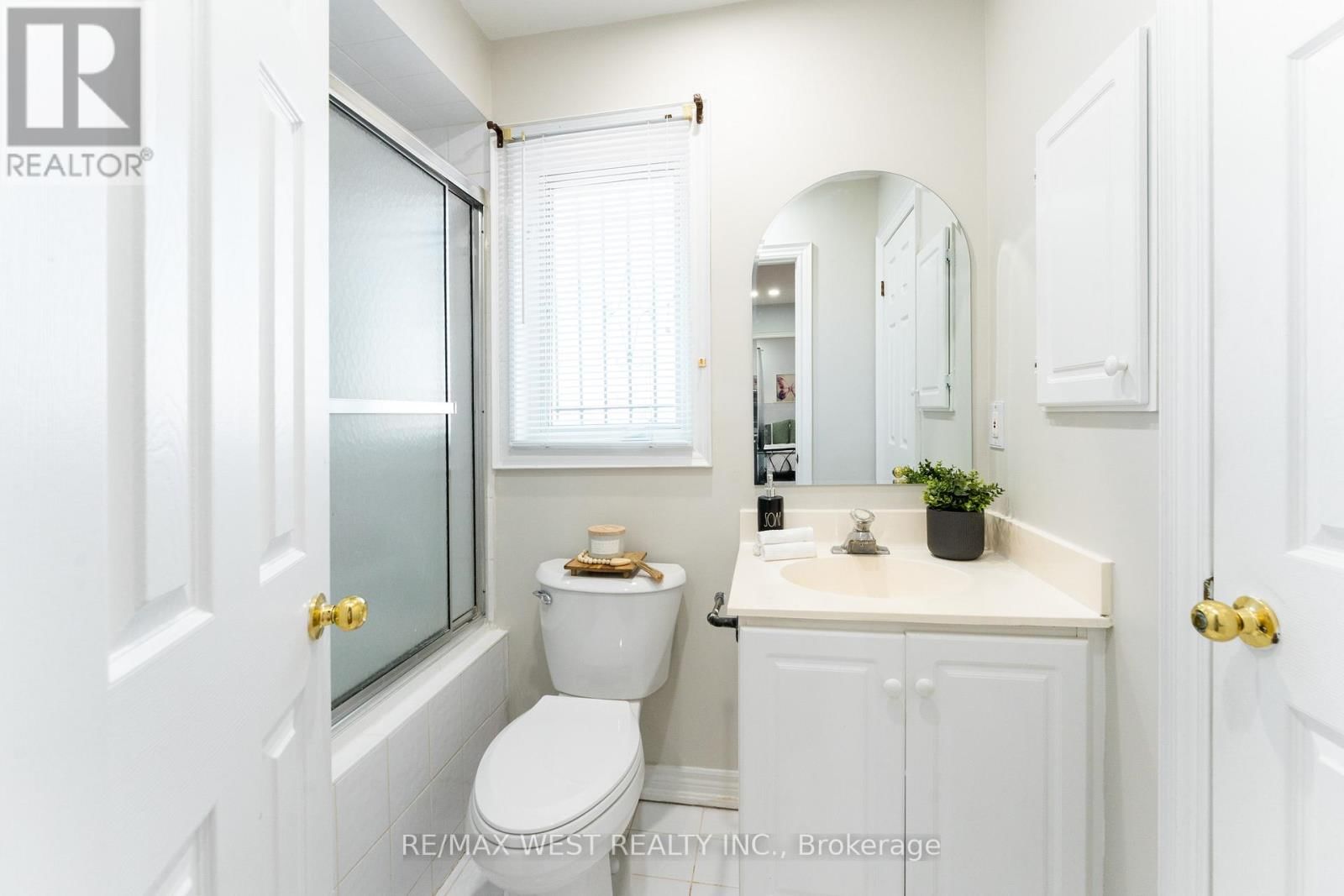 2 - 50 MARKHAM ROAD Image 23