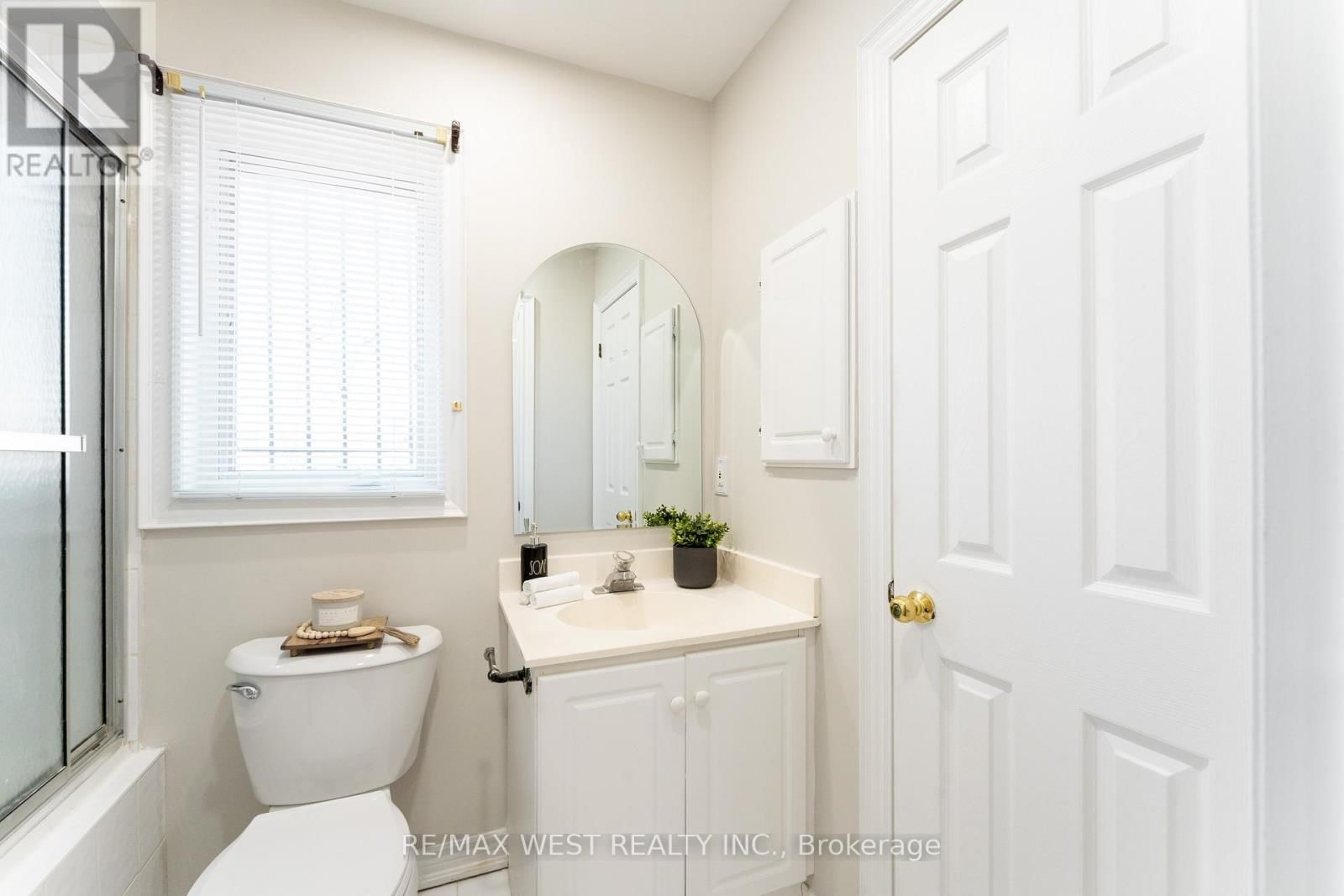 2 - 50 MARKHAM ROAD Image 24