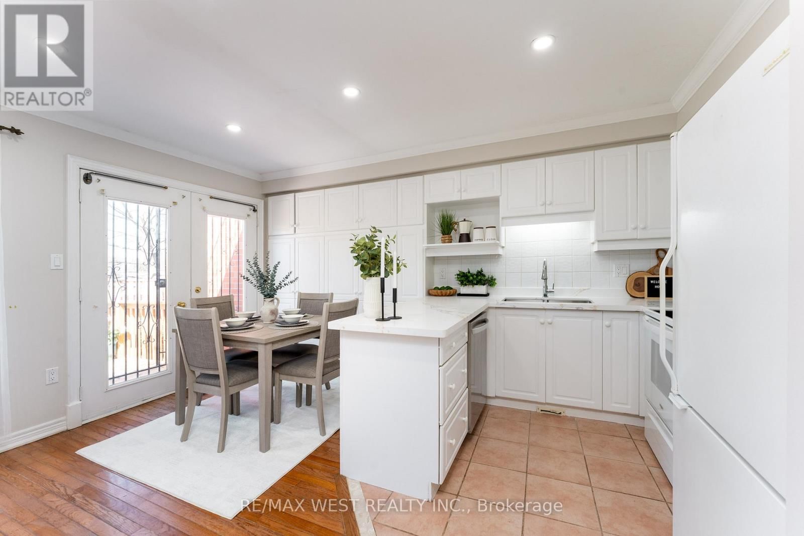 2 - 50 MARKHAM ROAD Image 8