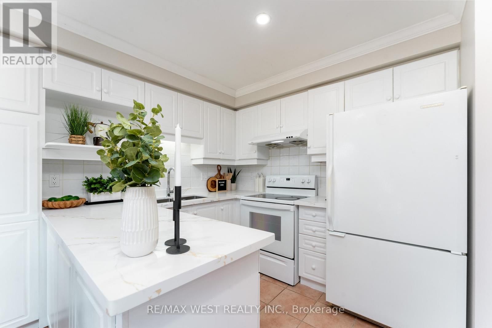 2 - 50 MARKHAM ROAD Image 9