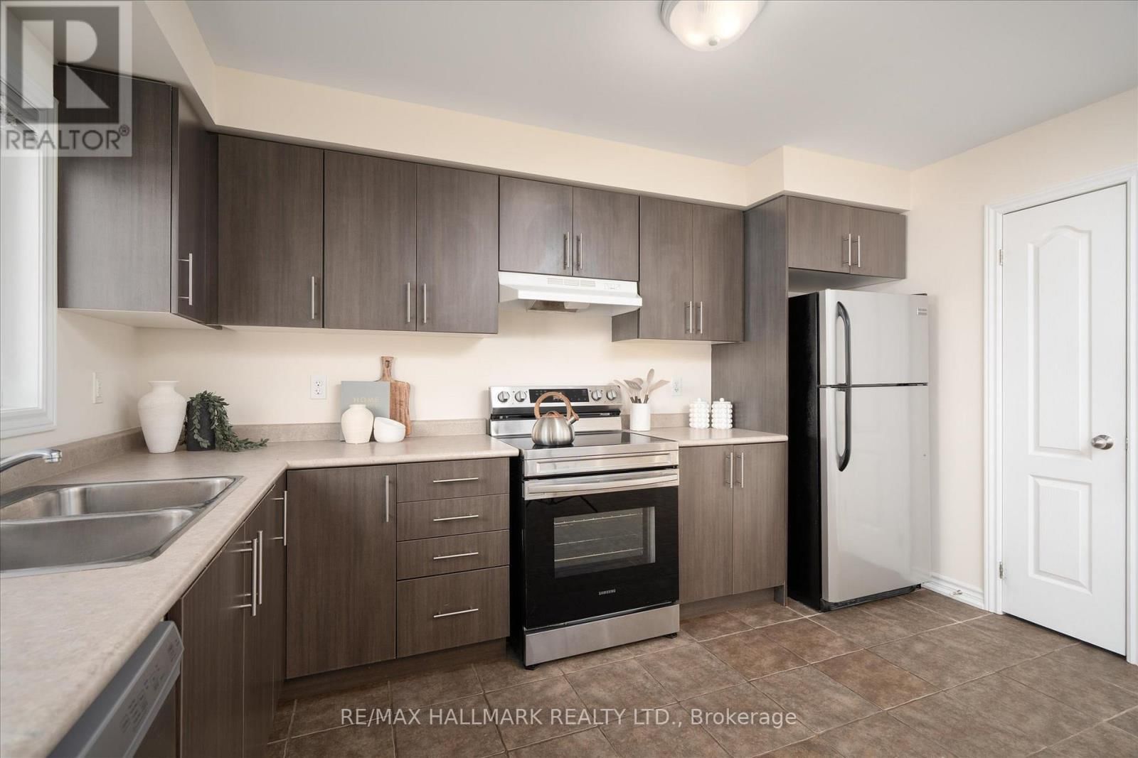 32 KATERSON LANE Image 8