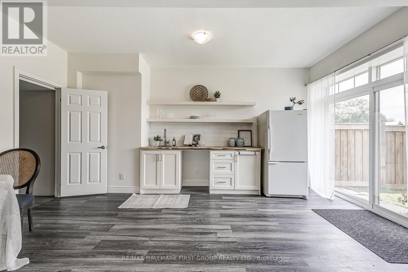 16 BEAVERDAMS DRIVE Image 42