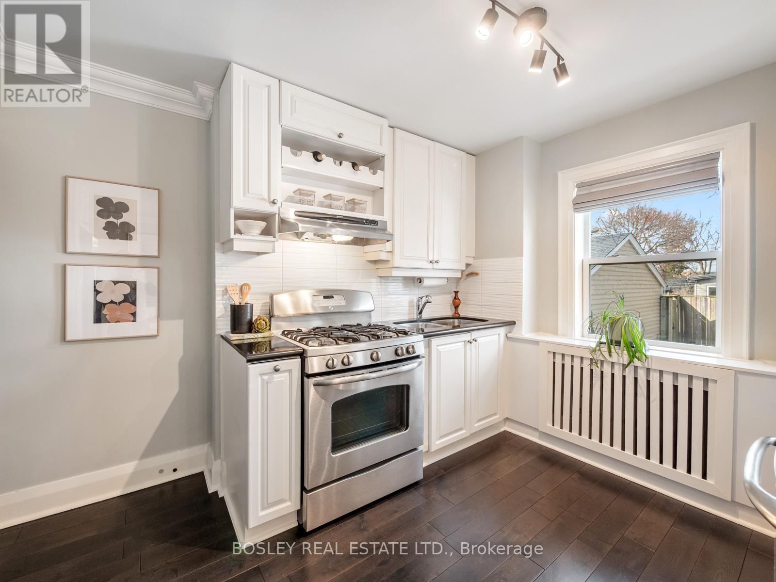 1070 WOODBINE AVENUE Image 15