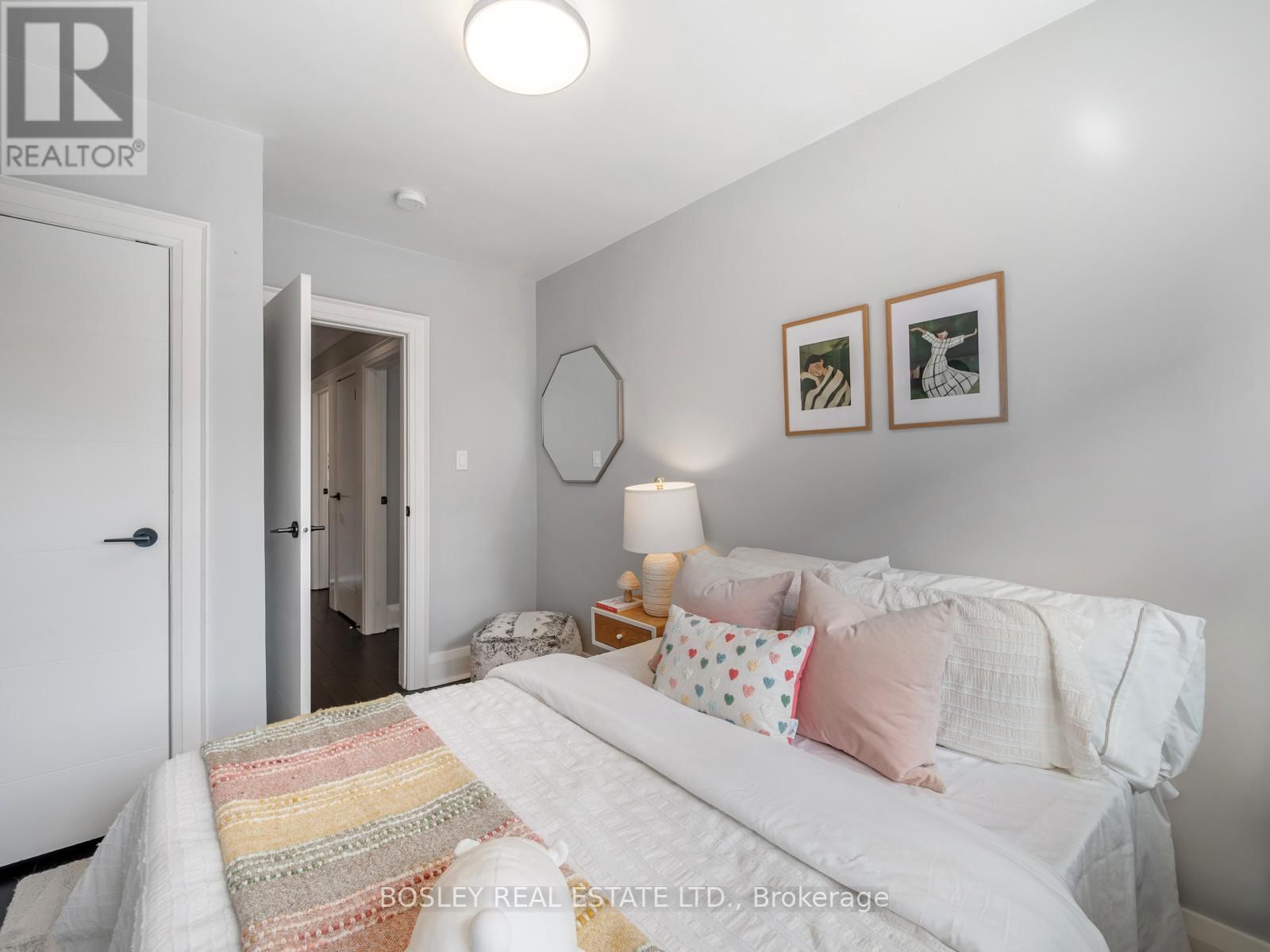 1070 WOODBINE AVENUE Image 22