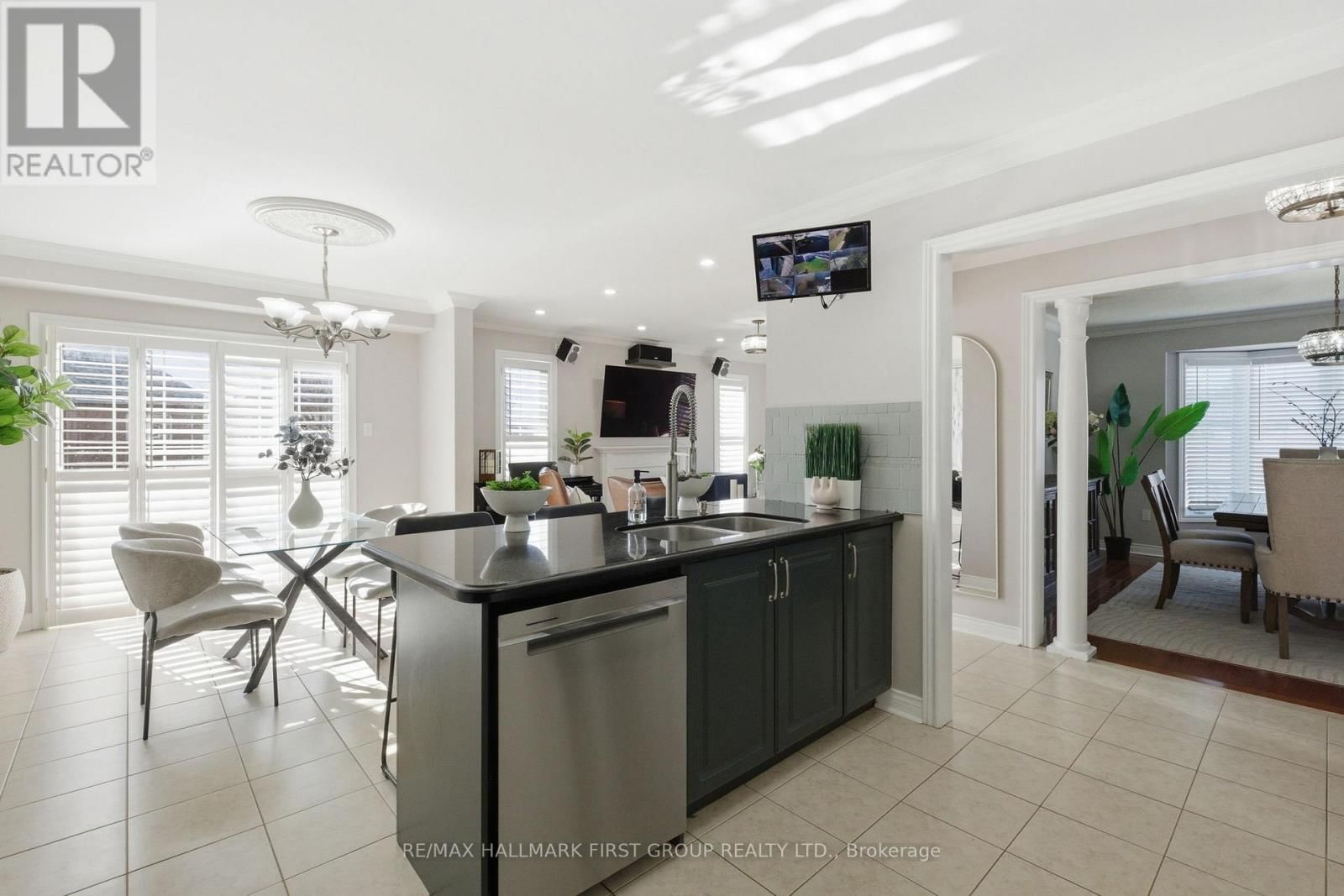 82 WOODCOCK AVENUE Image 12