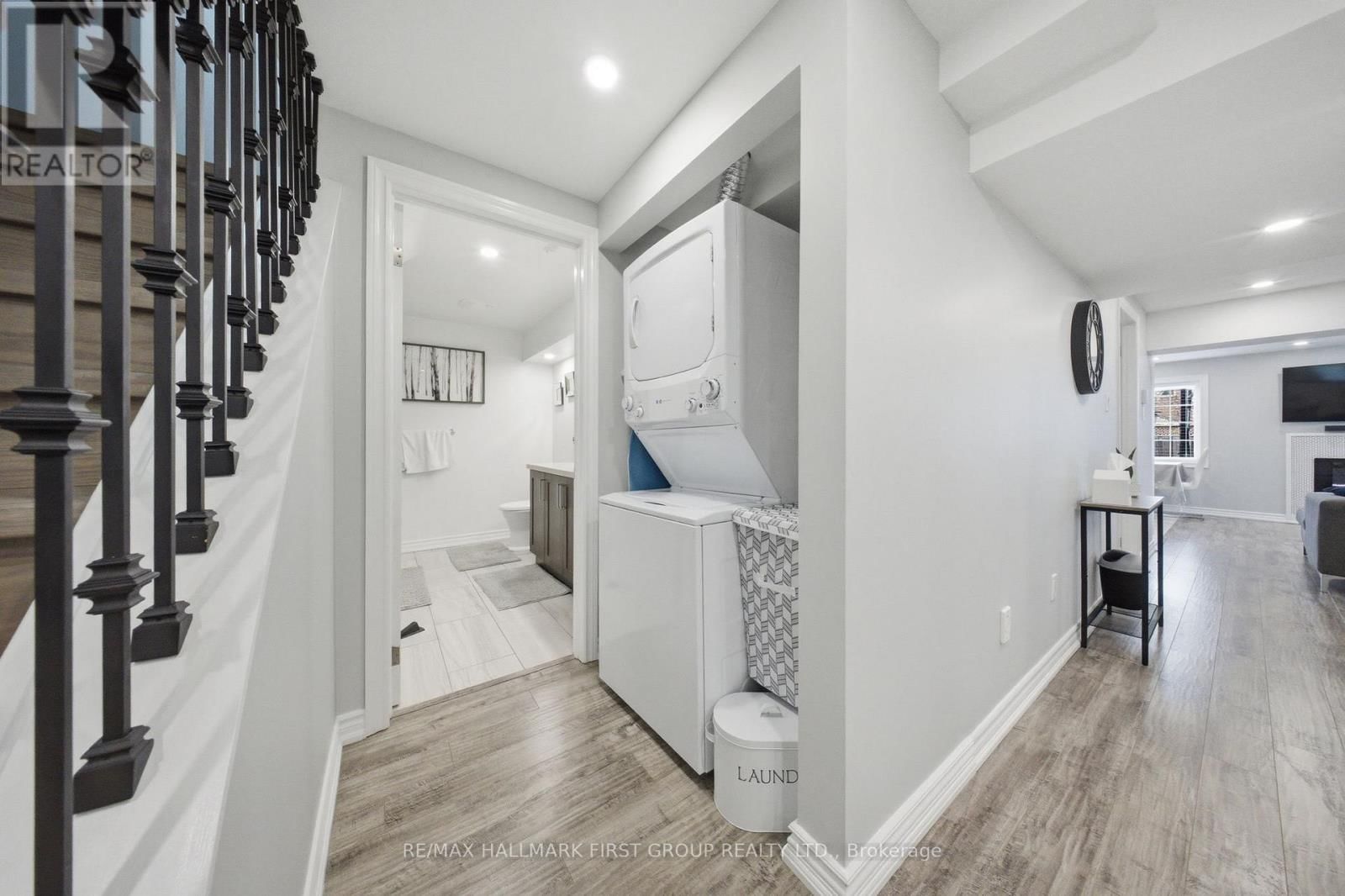 82 WOODCOCK AVENUE Image 25