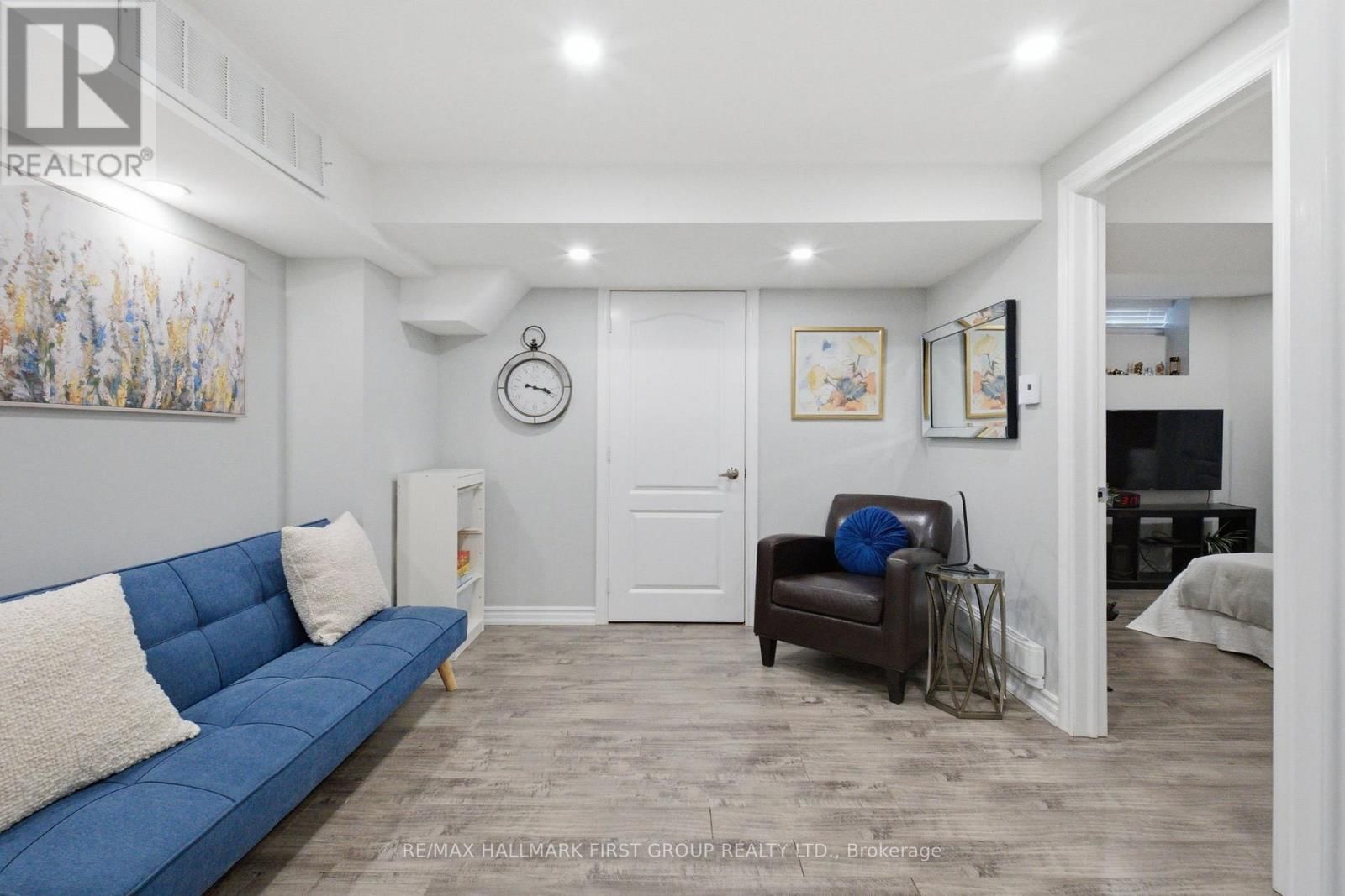 82 WOODCOCK AVENUE Image 26