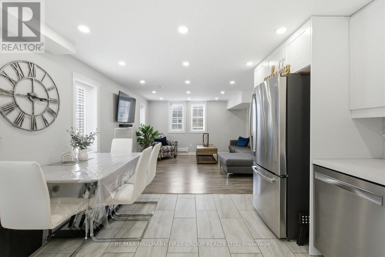 82 WOODCOCK AVENUE Image 33