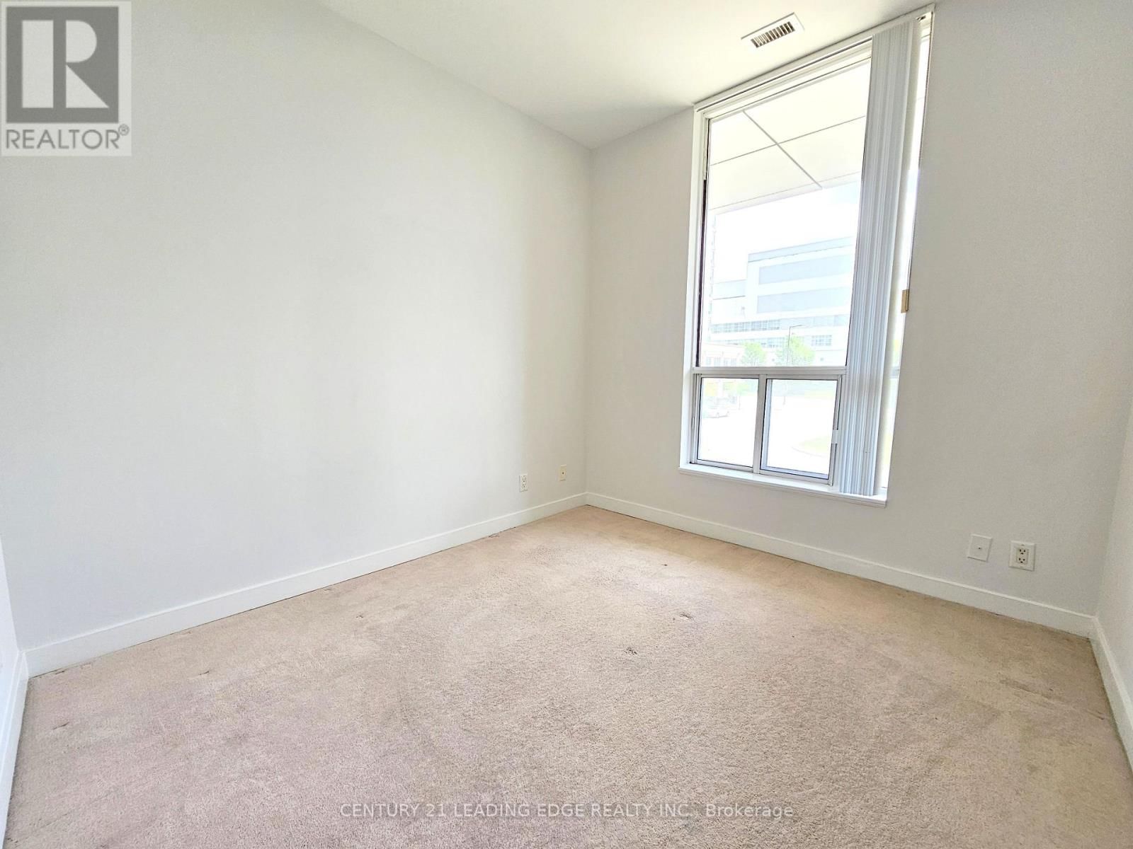 TH120 - 38 LEE CENTRE DRIVE Image 20