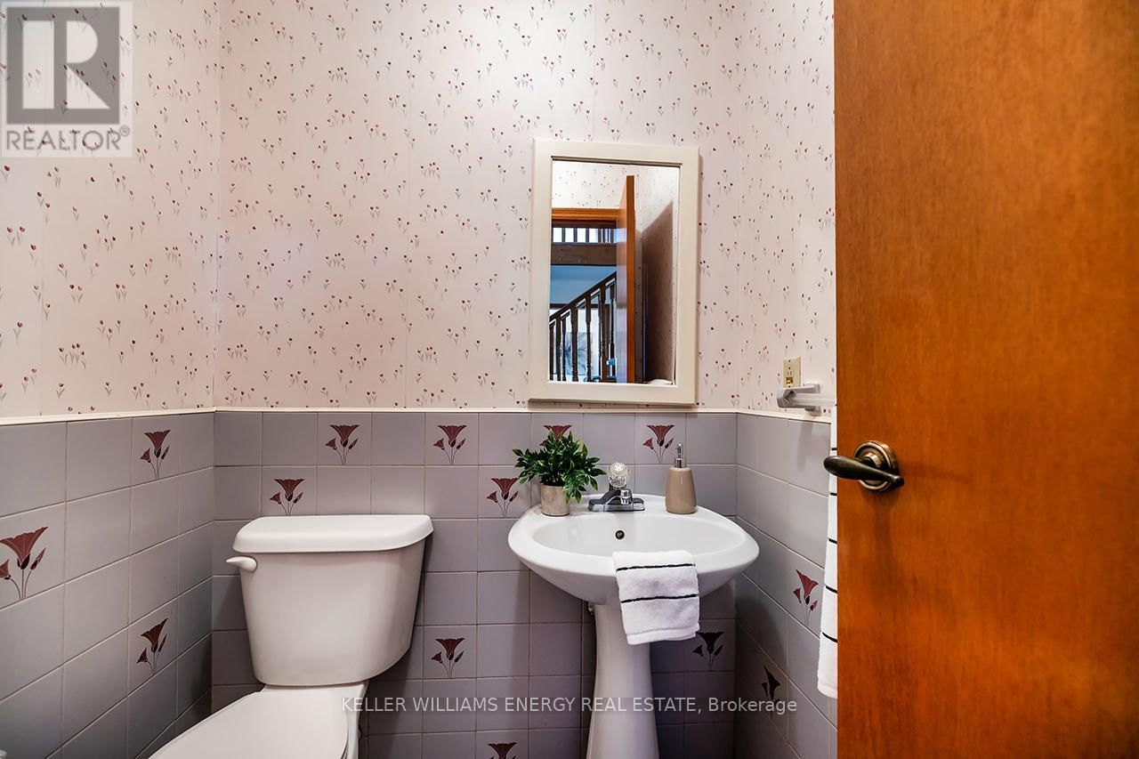 565 PRESTWICK DRIVE Image 22