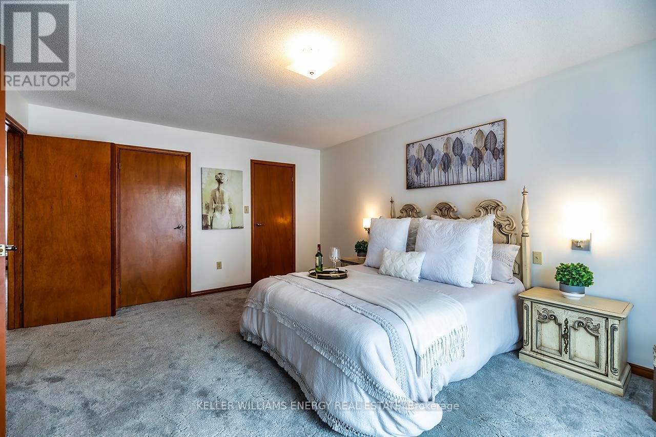 565 PRESTWICK DRIVE Image 25