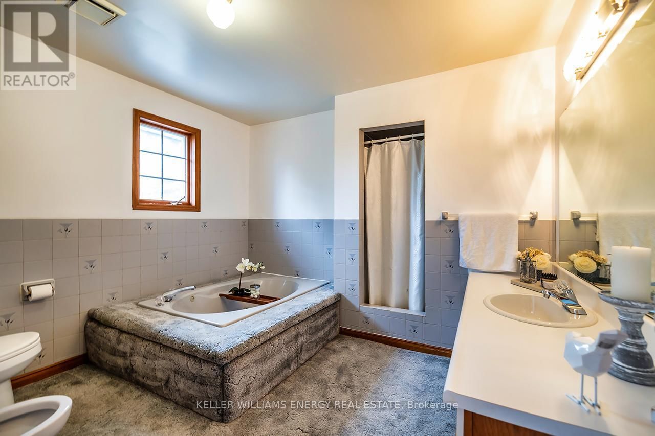 565 PRESTWICK DRIVE Image 27