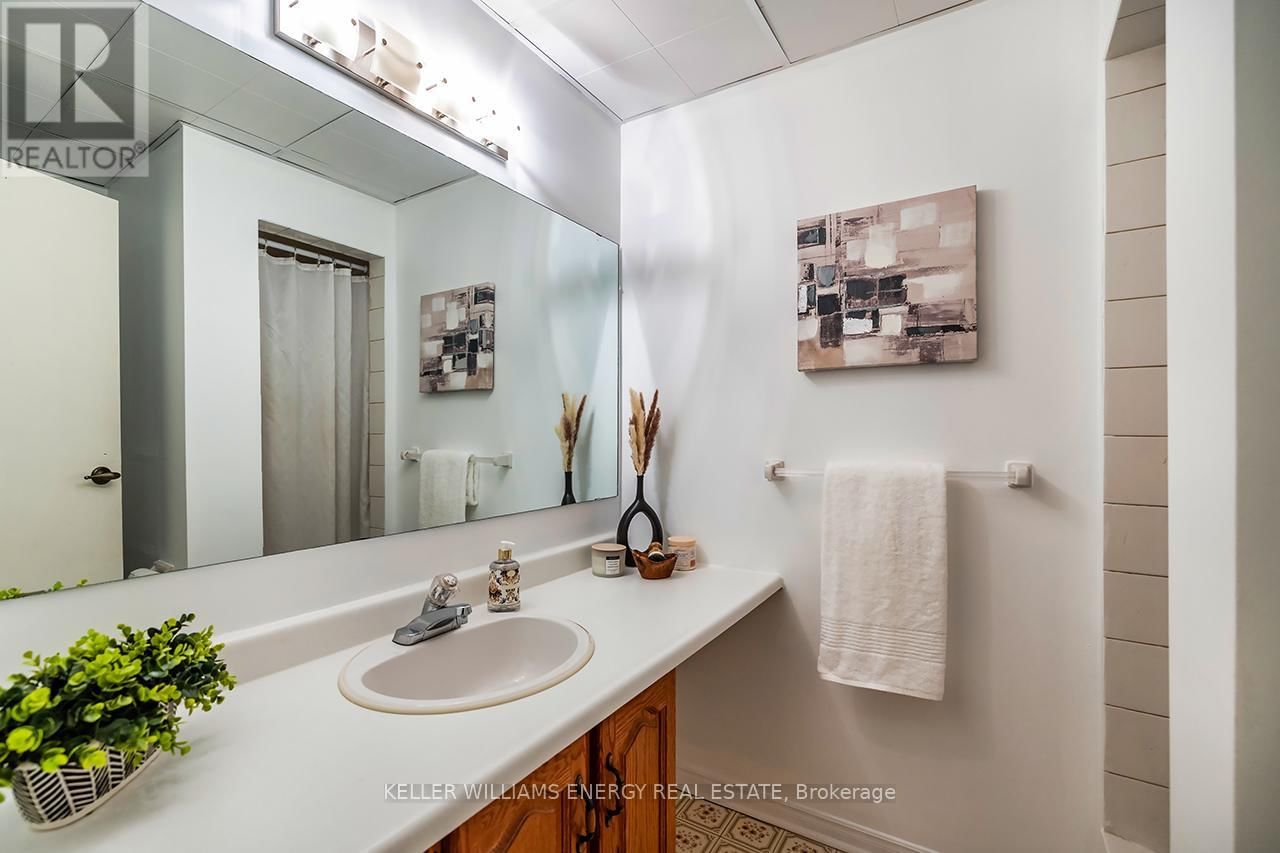 565 PRESTWICK DRIVE Image 39