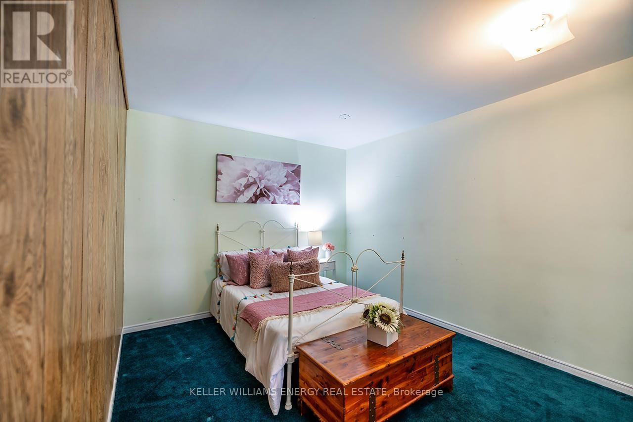 565 PRESTWICK DRIVE Image 40