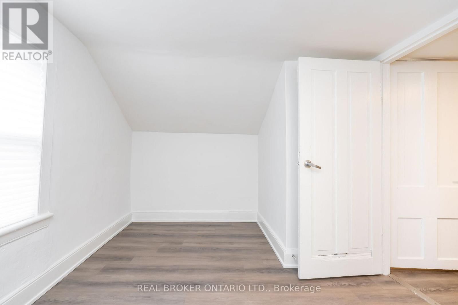 36 BRUCE STREET Image 13