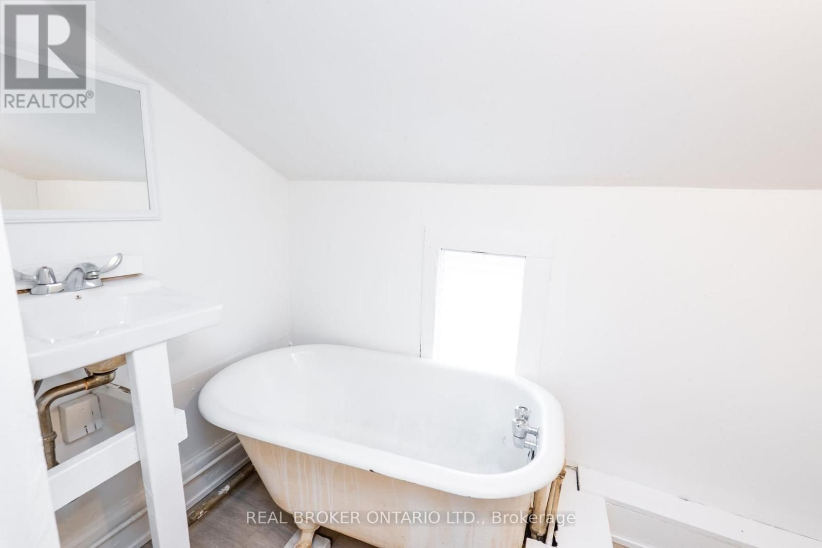 36 BRUCE STREET Image 15