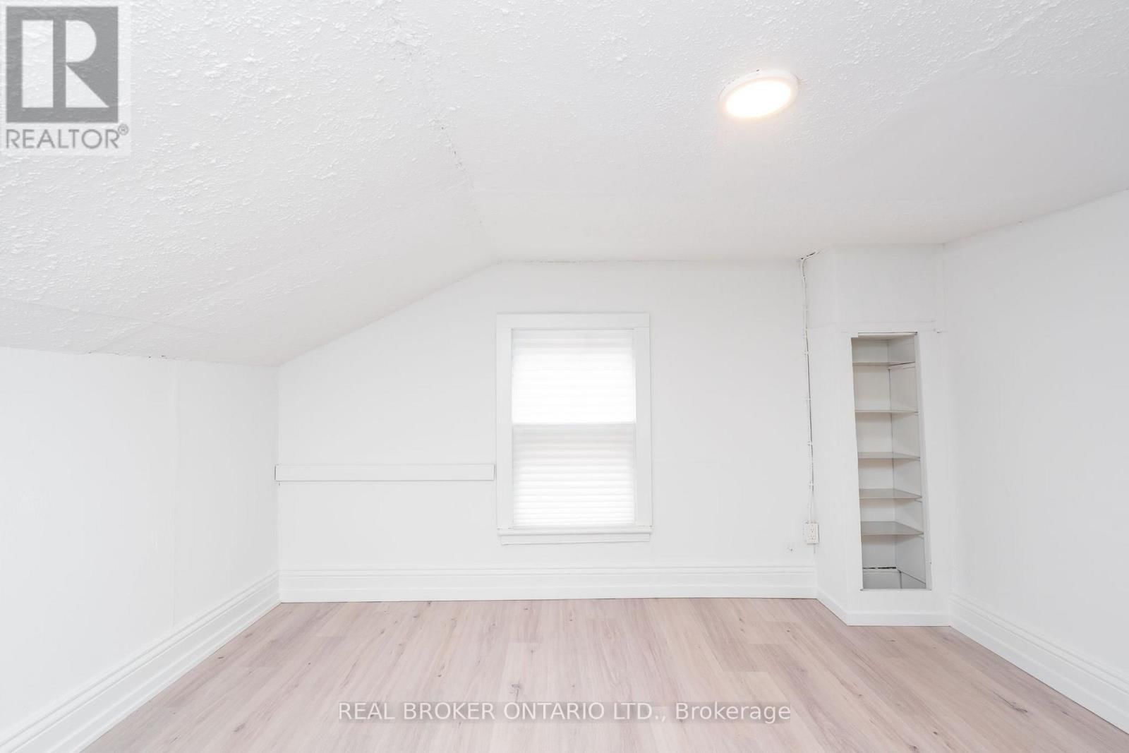 36 BRUCE STREET Image 30