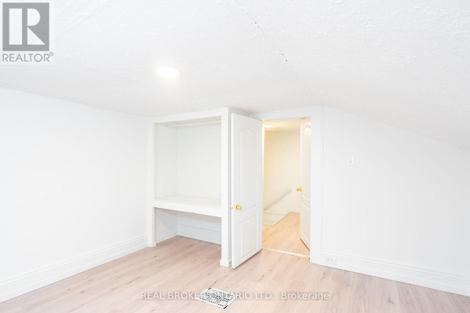 36 BRUCE STREET Image 31