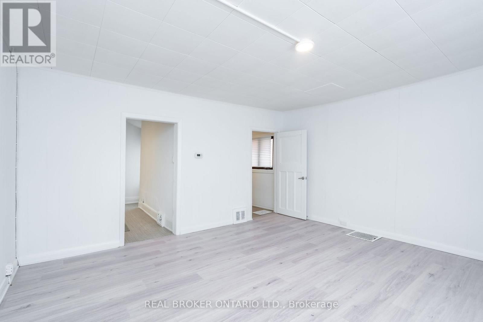 38 BRUCE STREET Image 19