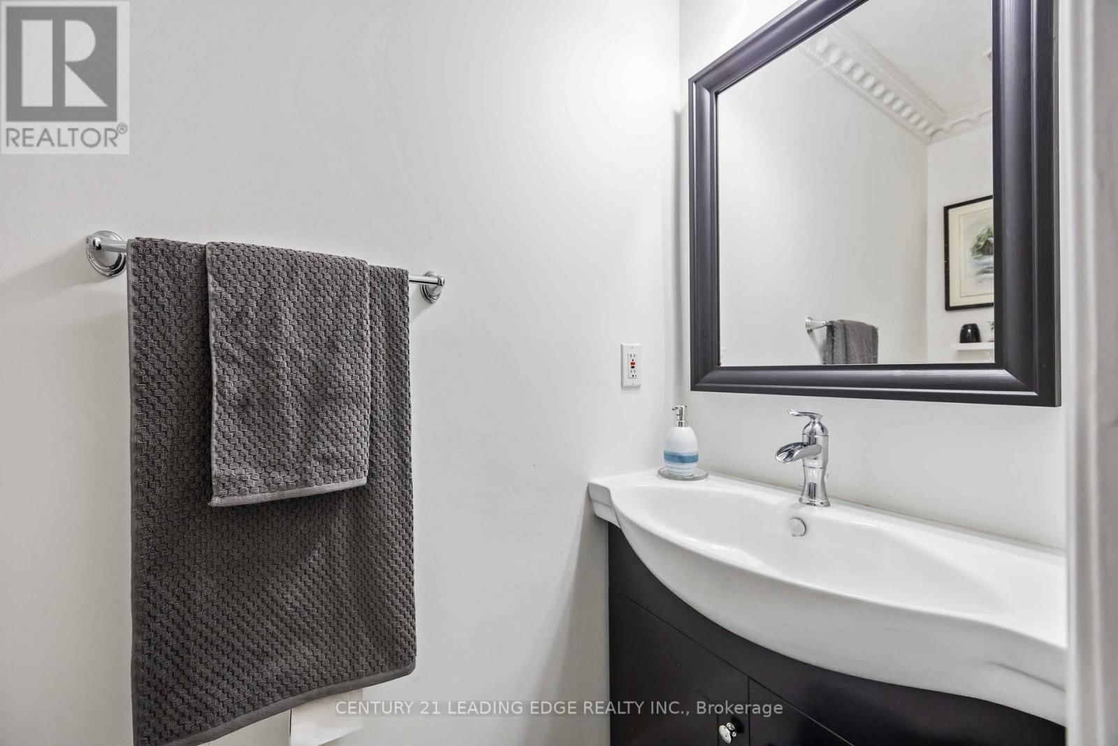 58 GROVER DRIVE Image 23