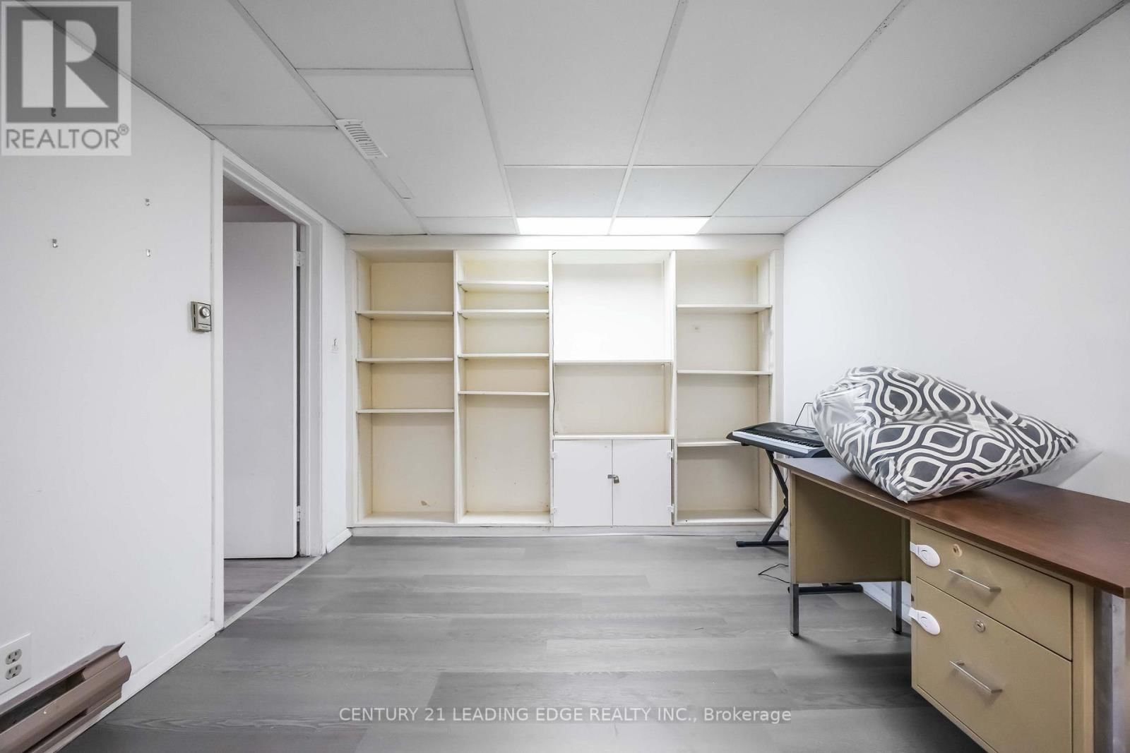 58 GROVER DRIVE Image 38