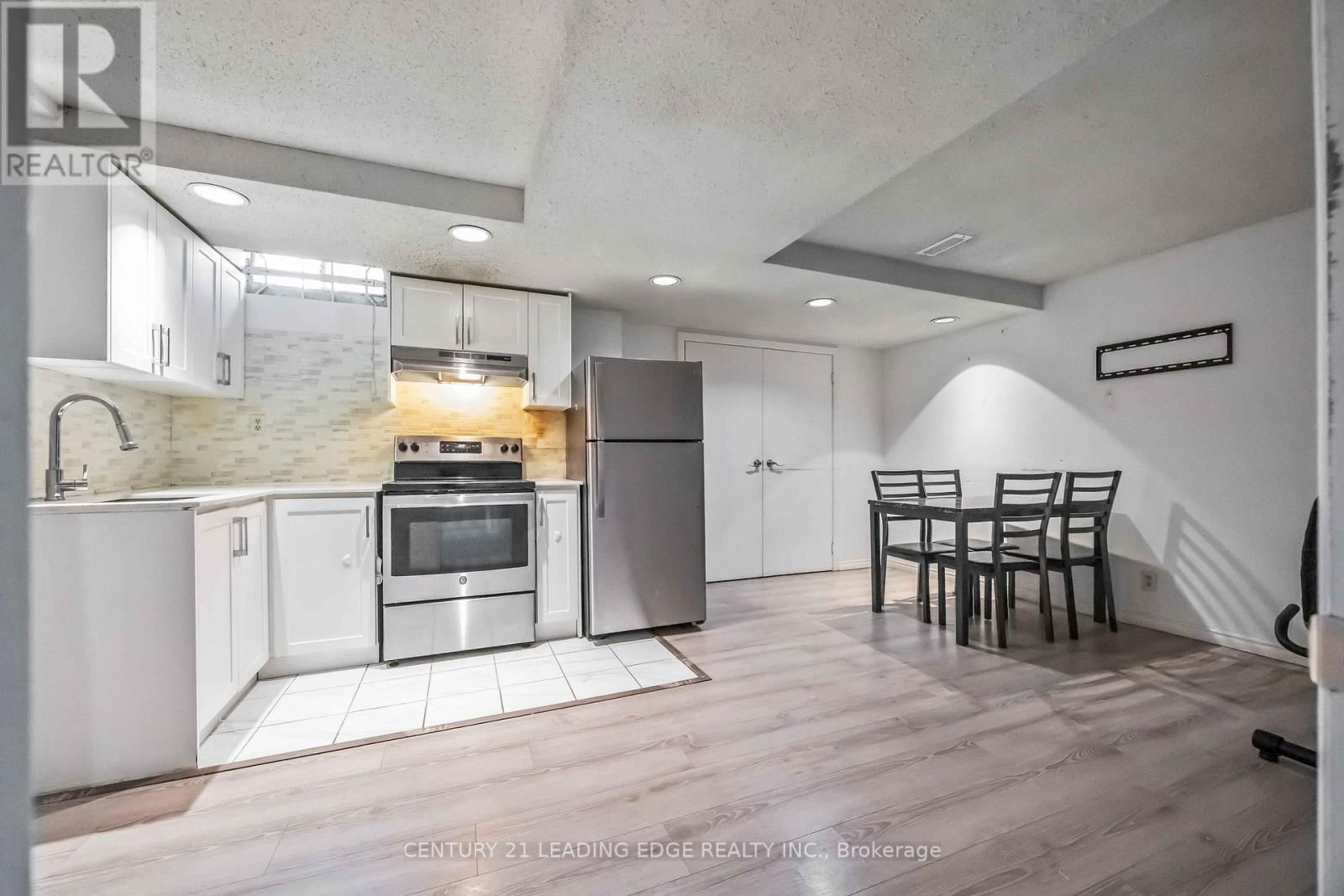 58 GROVER DRIVE Image 41