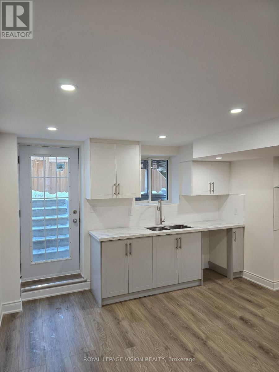 33 BREMNER STREET Image 24