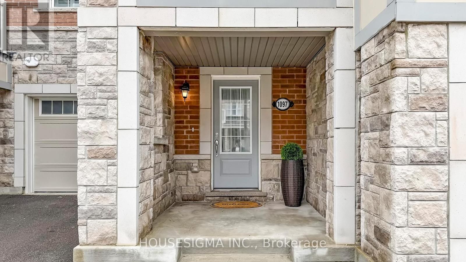 1097 SILK STREET Image 1