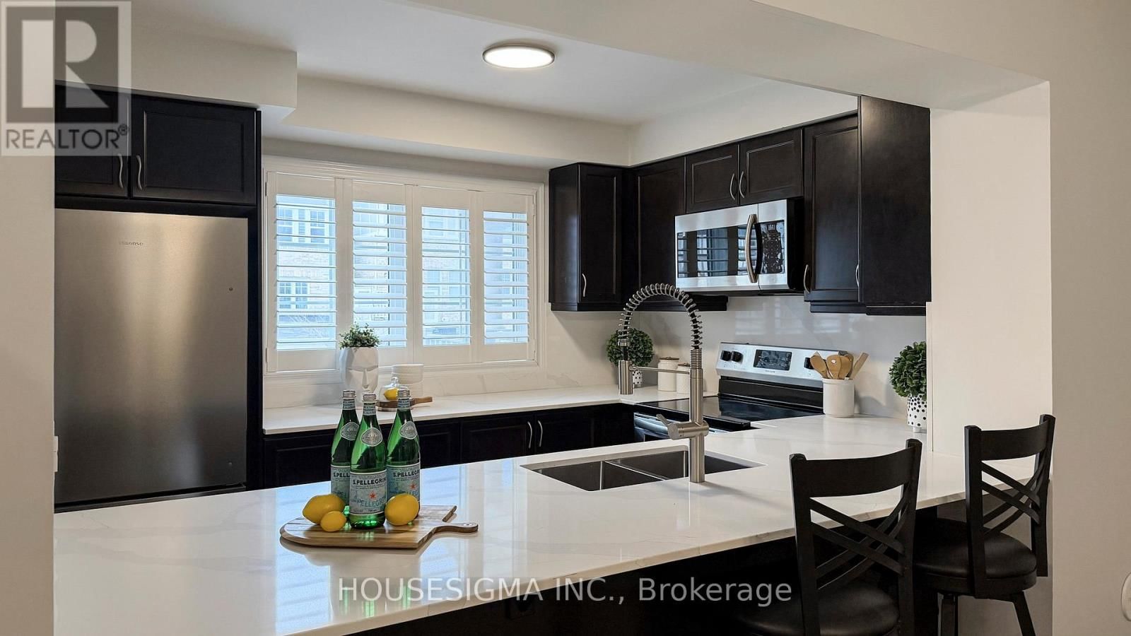 1097 SILK STREET Image 10