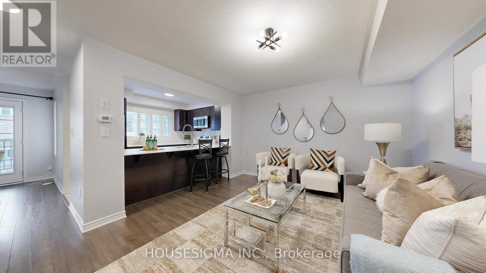 1097 SILK STREET Image 6