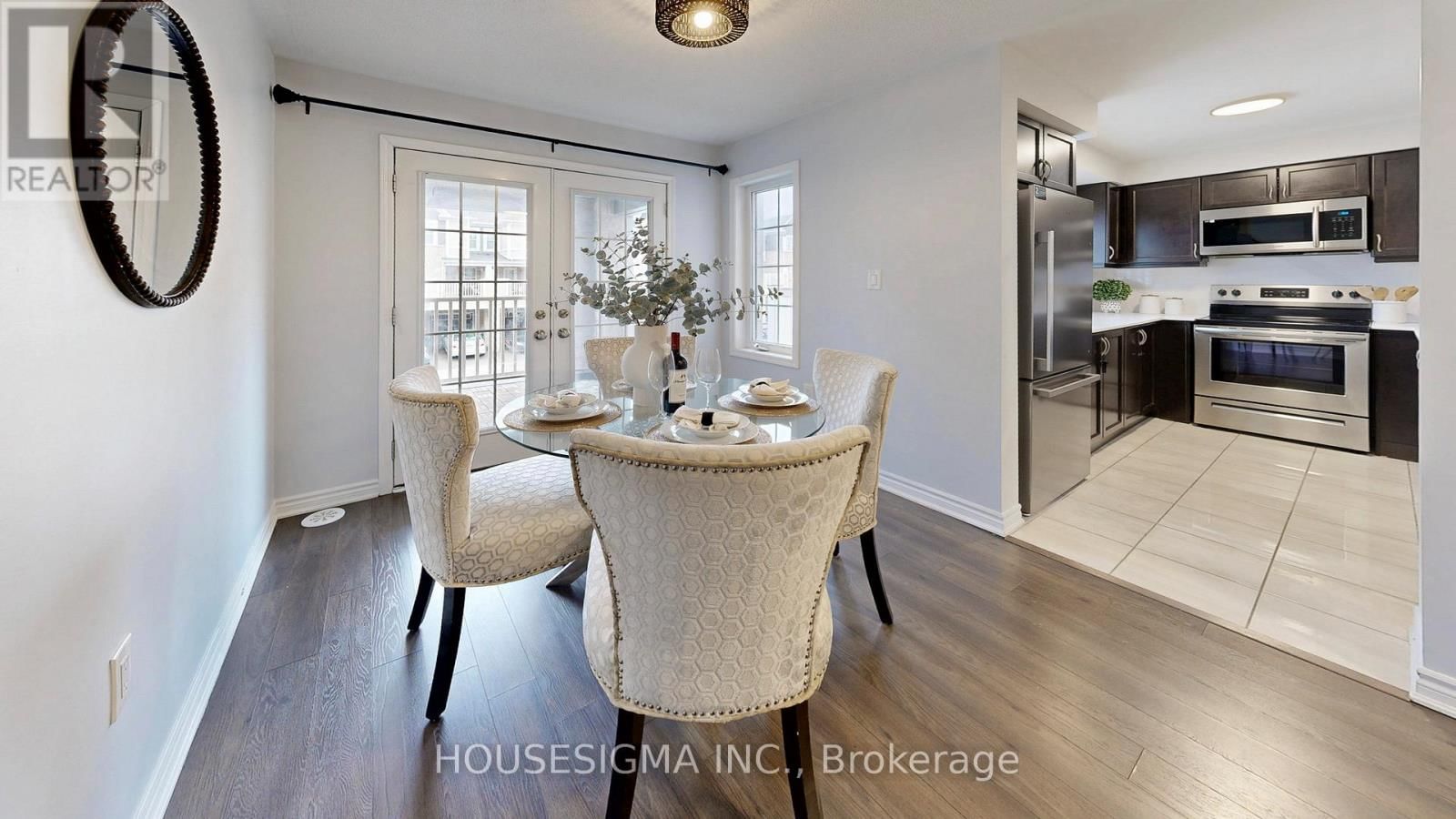 1097 SILK STREET Image 7