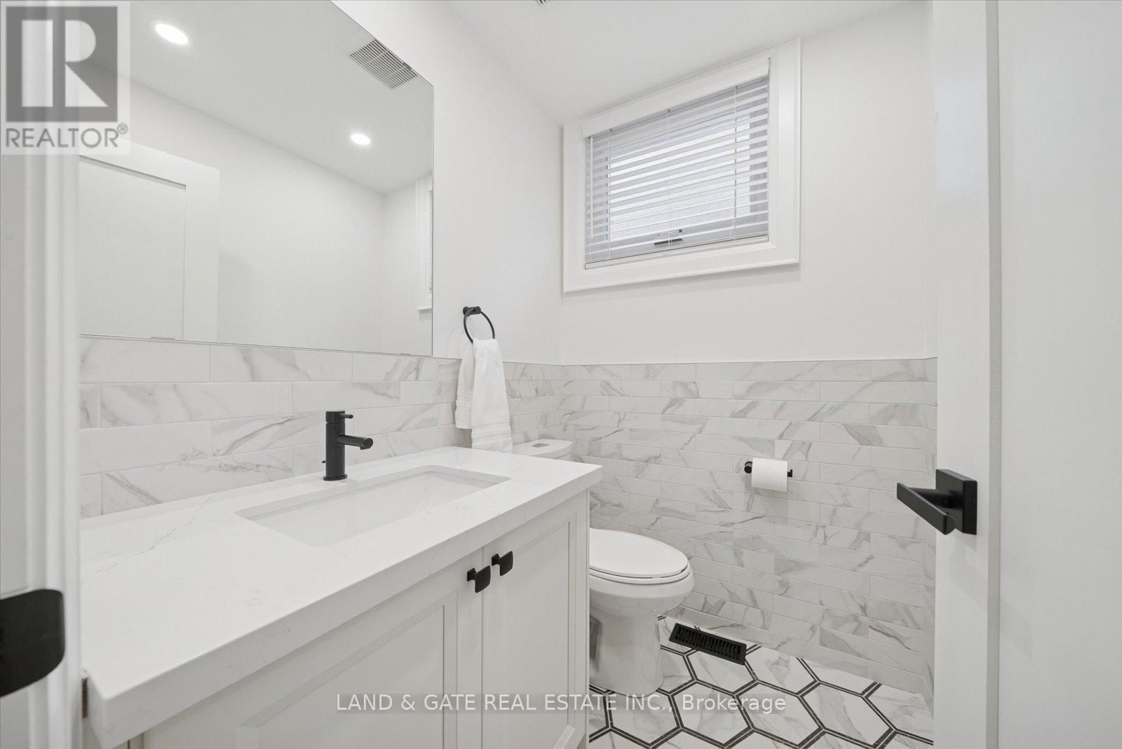 20 ELGIN STREET EAST Image 18