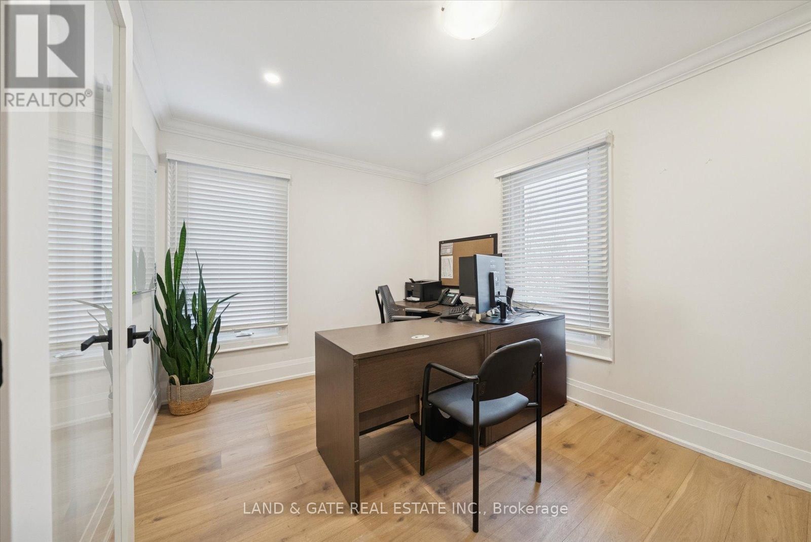 20 ELGIN STREET EAST Image 29