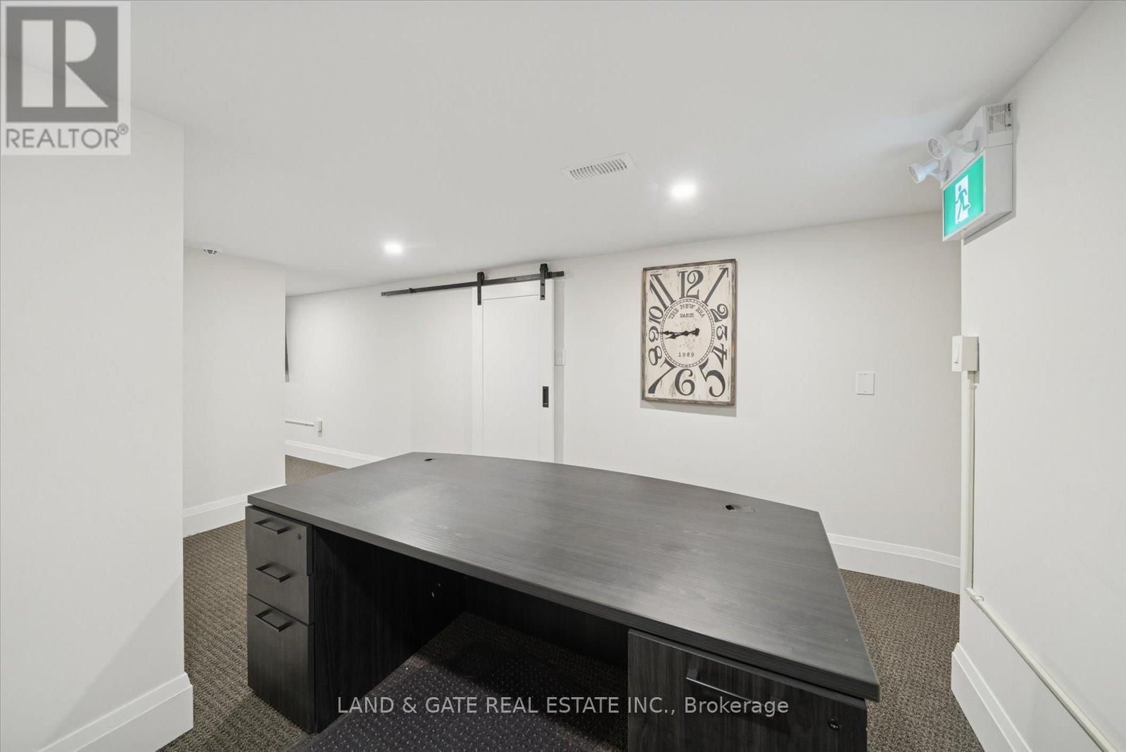 20 ELGIN STREET EAST Image 43