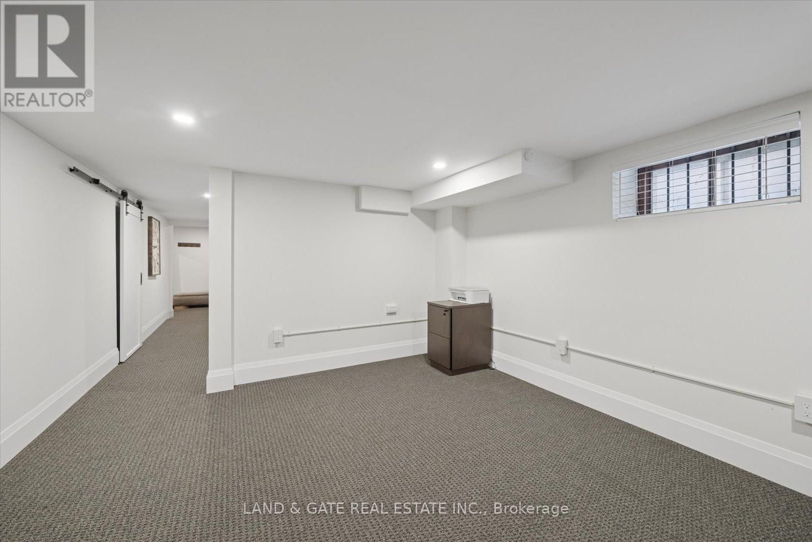 20 ELGIN STREET EAST Image 47