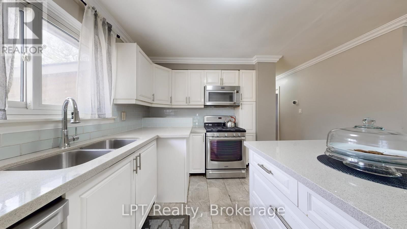 23 GORSEY SQUARE Image 4