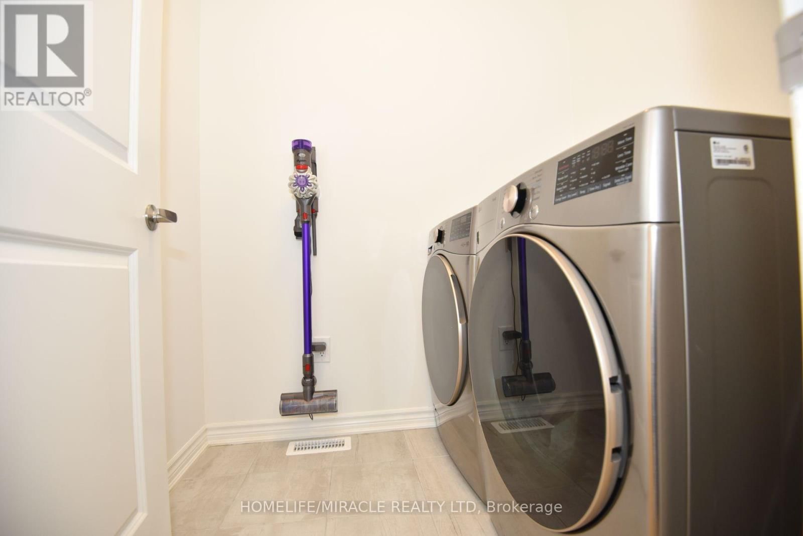 3220 BRIGADIER AVENUE Image 27