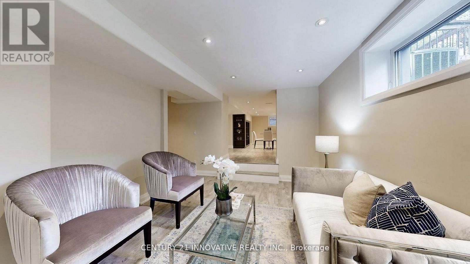 1 DUSTAN CRESCENT Image 33