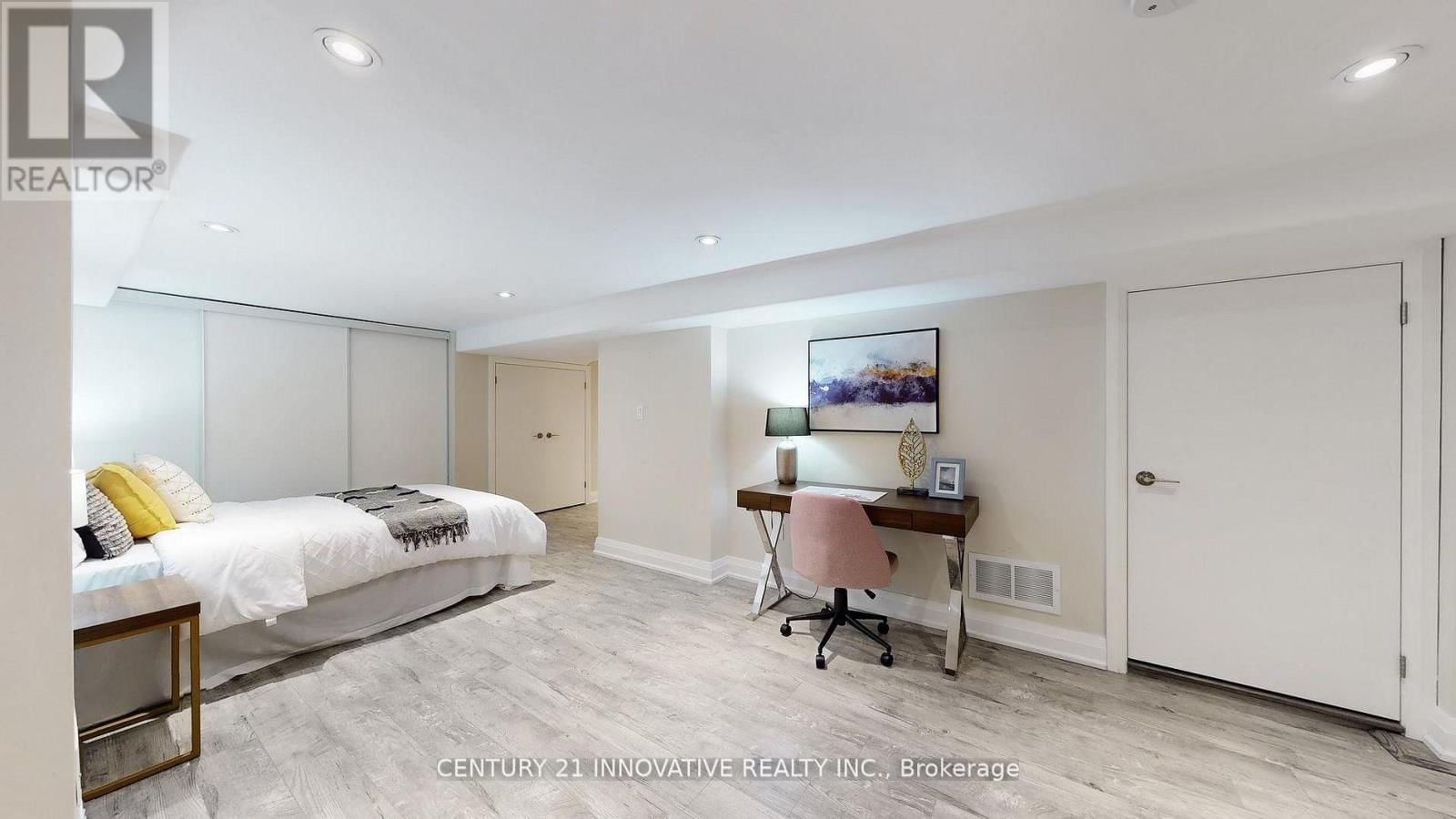 1 DUSTAN CRESCENT Image 35