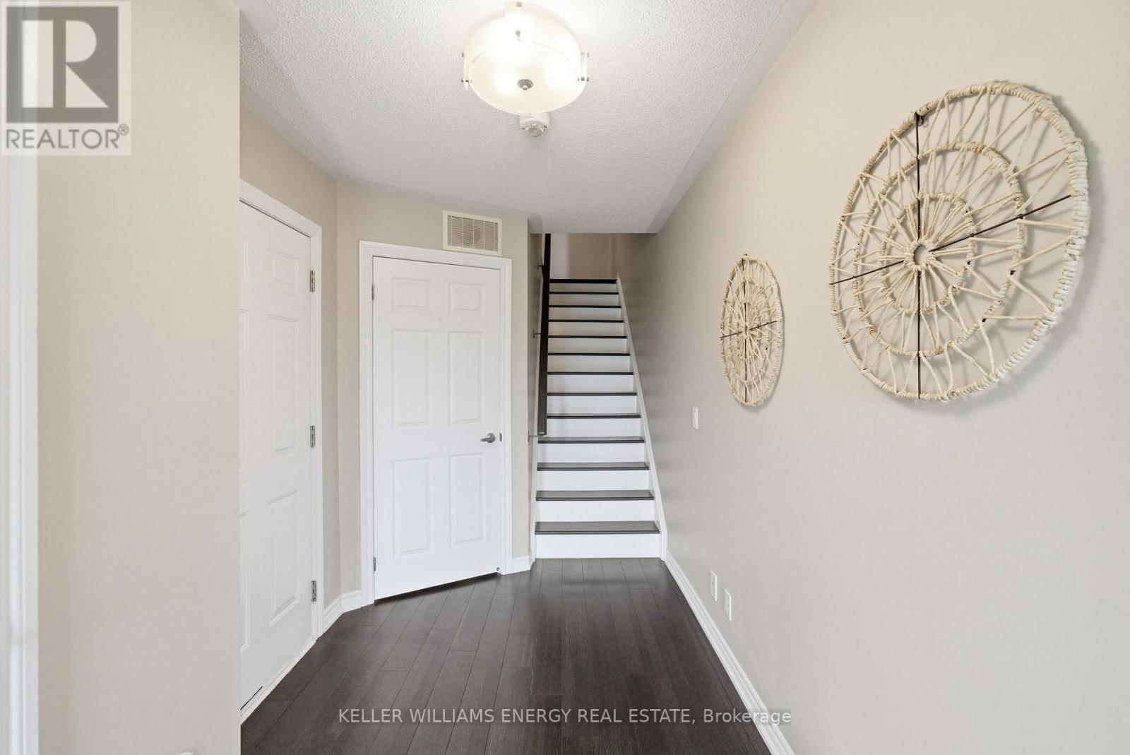 98 TABARET CRESCENT Image 4